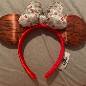 Epcot food and wine festival 2021 minnie ears